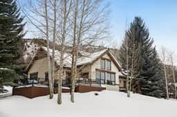 Hillside Court Chalet East (585374) - Image 2