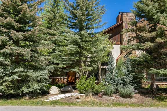 Live ColorFull Lodge (396492) - Image 1