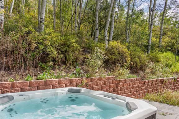 Booth Falls Retreat (554063) - Image 1