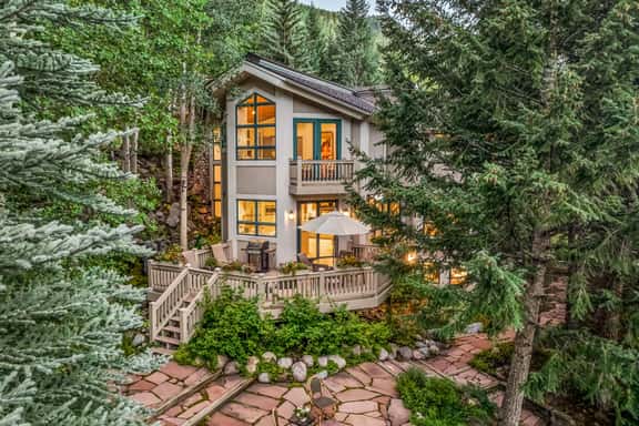 Cascades Chalet (571070) - Image 1