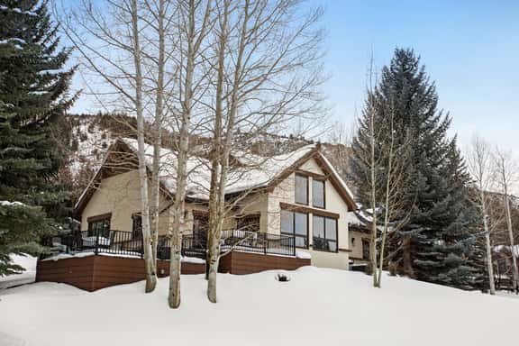 Hillside Court Chalet East (585374) - Image 1