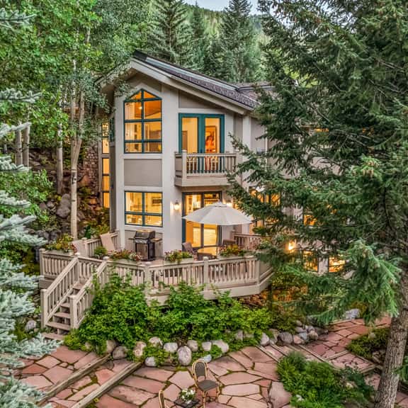 Cascades Chalet (571070) - Image 1