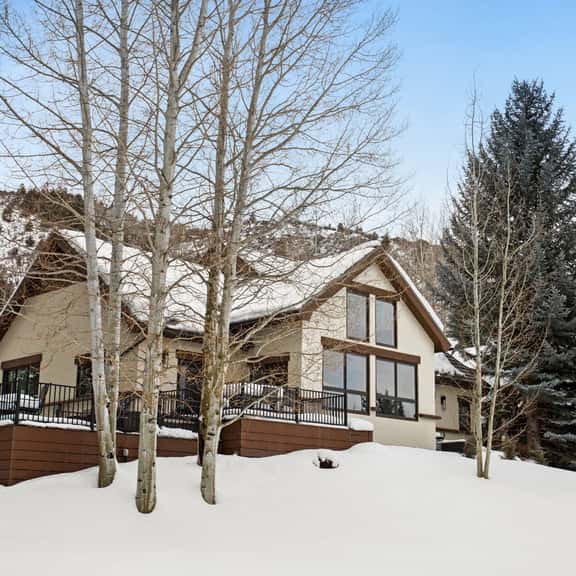 Hillside Court Chalet East (585374) - Image 1
