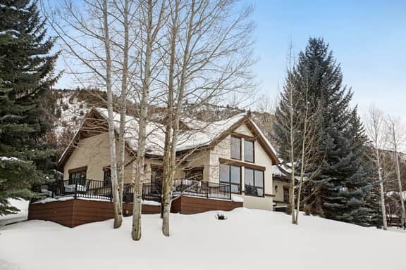 Hillside Court Chalet East (585374) - Image 2